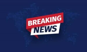 *एनएचएम कर्मचाऱ्यांना १५ टक्के मानधन वाढ* - आरोग्यमंत्री प्रकाश आबिटकर मुंबई, दि. ९ : राष्ट्रीय आरोग्य अभियानांतर्गत कंत्राटी तत्वावर कार्यरत असलेल्या कर्मचाऱ्यांना १५ टक्के इतकी मानधन वाढ देण्यात येणार आहे. याबाबत शासन मान्यता देण्यात आली असुन, राज्यभरातील सुमारे पन्नास हजार (50000) कर्मचाऱ्यांना याचा लाभ मिळणार आहे. सार्वजनिक आरोग्य व कुटुंब कल्याण मंत्री प्रकाश आबिटकर यांच्या या निर्णयामुळे राज्यभरातील कंत्राटी कर्मचाऱ्यांकडून आनंद व्यक्त होत असून त्यांचे अभिनंदन करण्यात येत आहे. सार्वजनिक आरोग्य विभागात विविध राष्ट्रीय आरोग्य कार्यक्रमांच्या प्रभावी अंमलबजावणीसाठी राष्ट्रीय आरोग्य अभियान (एन.एच.एम.) अंतर्गत अनेक पदावर कंत्राटी तत्त्वावर कर्मचाऱ्यांची नियुक्ती करण्यात आली आहे. या कर्मचाऱ्यांची मानधन वाढीची मागणी होती. त्या मागणीला सकारात्मक प्रतिसाद देत शासनाने १५ टक्के मानधन वाढ देण्याचा निर्णय केला आहे. आरोग्य यंत्रणा राबवण्यामध्ये एनएचएम कर्मचाऱ्यांचा महत्त्वाचा वाटा असून त्यांच्या उर्वरित मागण्यांबाबतही शासन सकारात्मक असल्याचे आरोग्यमंत्री श्री.आबिटकर यांनी सांगितले. १० वर्षे सलग सेवा पूर्ण झालेल्या कर्मचाऱ्यांना सेवेत कायम करणे, एनएचएम कर्मचाऱ्यांना इएसआयएस अंतर्गत सामाजिक सुरक्षा लाभ देणे, कर्मचाऱ्यांचा गंभीर आजार, अपंगत्व, मृत्यू अशा संकटात आर्थिक सहाय्य देण्यासाठी एनएचएम कर्मचारी कल्याण निधी उभारणे, अति दुर्गम व नक्षलग्रस्त भागात कार्यरत आरोग्य कर्मचाऱ्यांना विशेष भत्ता देणे, कंत्राटी कर्मचाऱ्यांच्या मानधनातील तफावत दूर करणे, यासह इतर मागण्यांबाबत शासन सकारात्मक असून, याबाबत कार्यवाही सुरू आहे. या निर्णयामुळे कंत्राटी कर्मचाऱ्यांचे मनोबल वाढेल आणि आरोग्य विभागाची यंत्रणा अधिक परिणामकारक होईल, असा विश्वास आरोग्यमंत्री श्री.आबिटकर यांनी व्यक्त केला आहे. सद्यस्थितीत राष्ट्रीय आरोग्य अभियानात कार्यरत असलेल्या कंत्राटी कर्मचाऱ्यांना याचा लाभ मिळणार आहे. माहे जून २०२५ च्या देय मानधनावर मानधन वाढीची गणना करण्यात येणार आहे. 0K